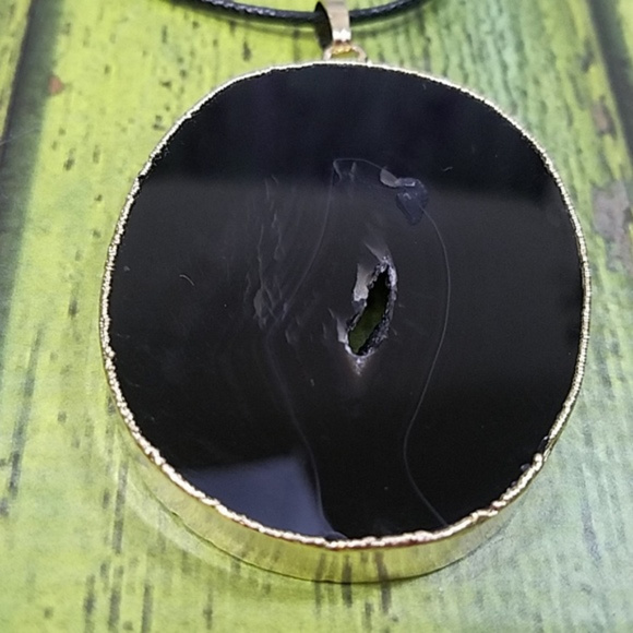 Statement black agate geode necklace - Picture 6 of 8